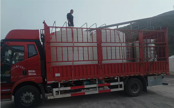 青海立式运输桶安排发货现场